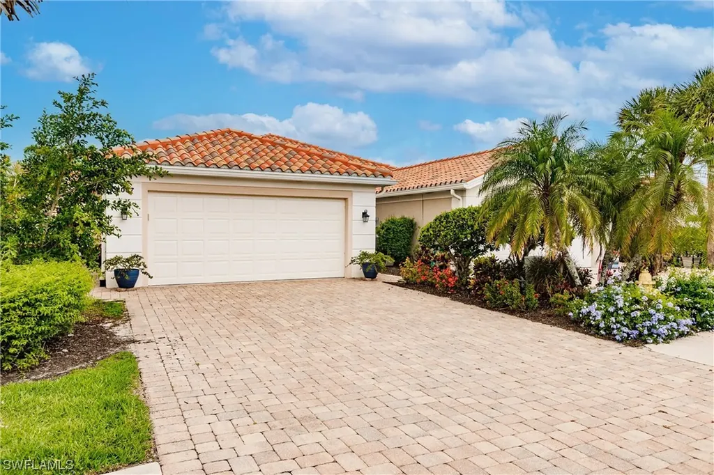 4067 Los Altos Court Naples FL 34109