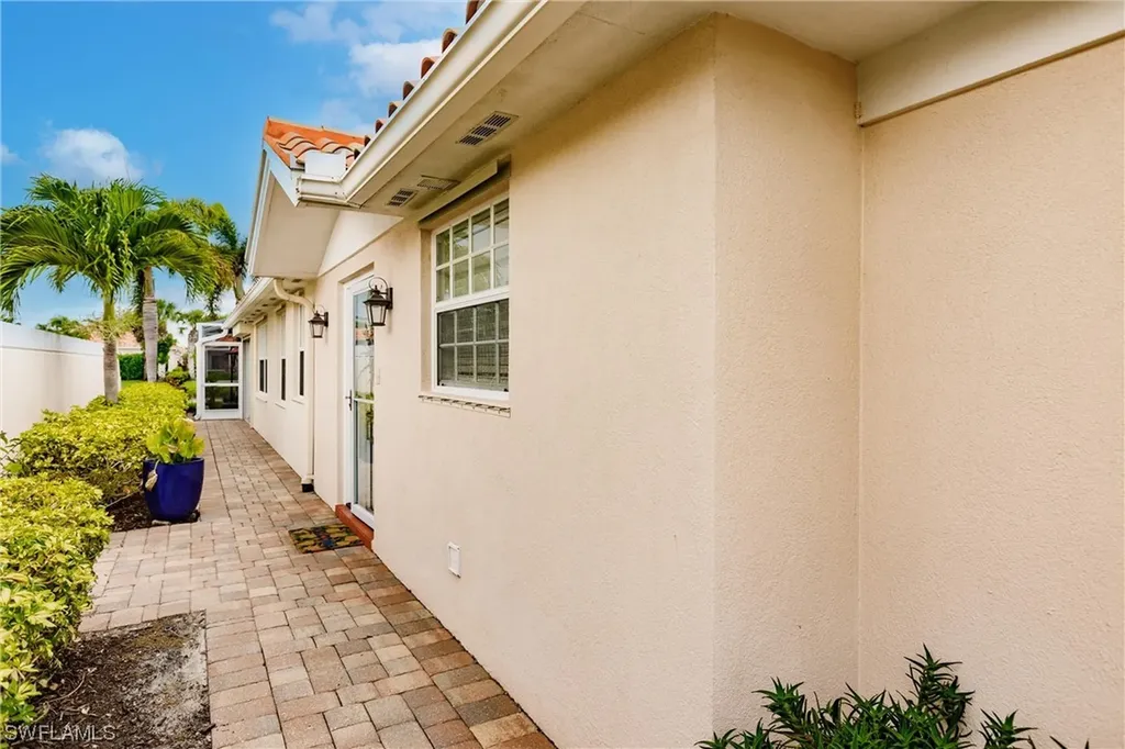 4067 Los Altos Court Naples FL 34109