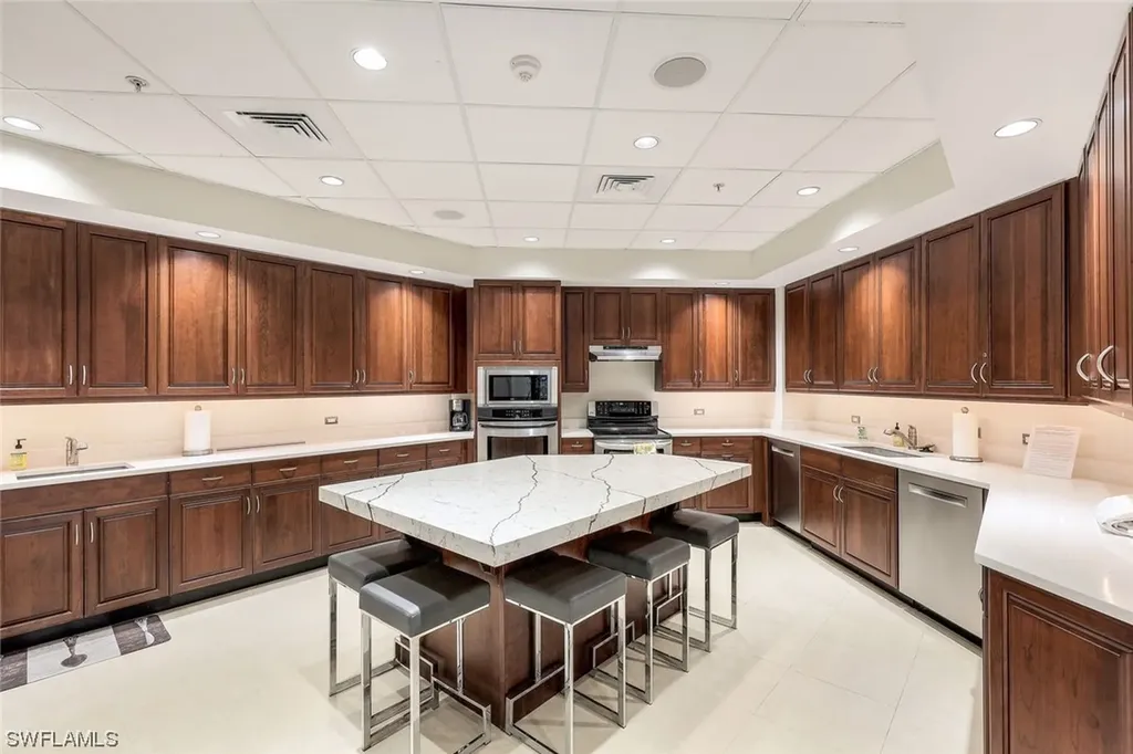 4551 Gulf Shore Boulevard N Naples FL 34103