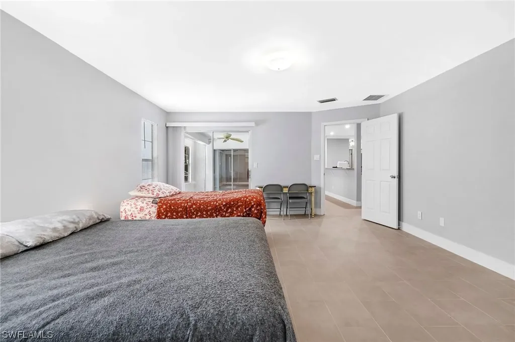 4688 Pembrooke Lane Bonita Springs FL 34134