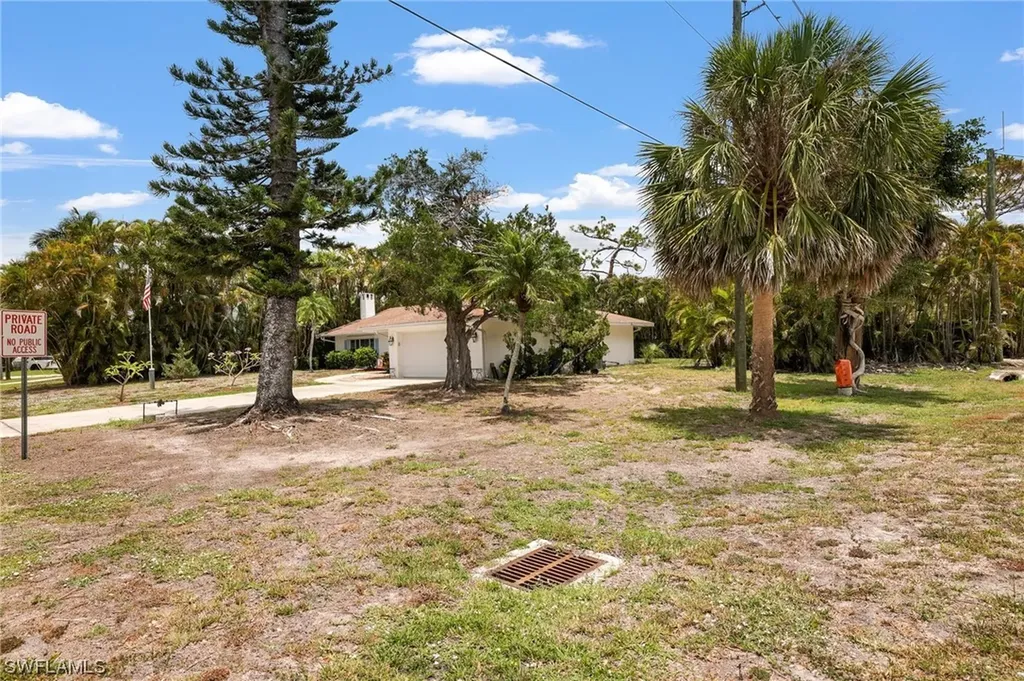 4688 Pembrooke Lane Bonita Springs FL 34134