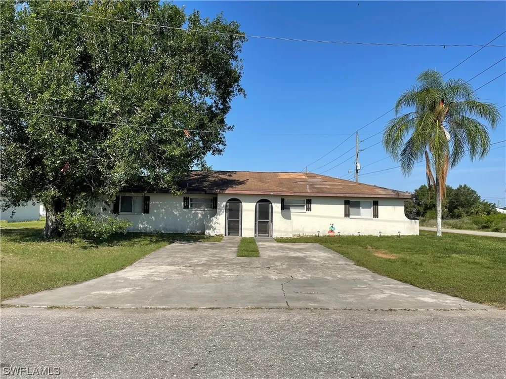 700-702 Gilbert Avenue S Lehigh Acres FL 33973