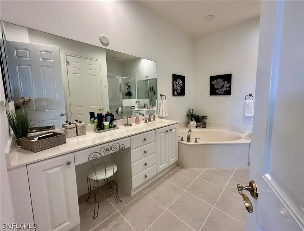 3141 Aviamar Circle Naples FL 34114