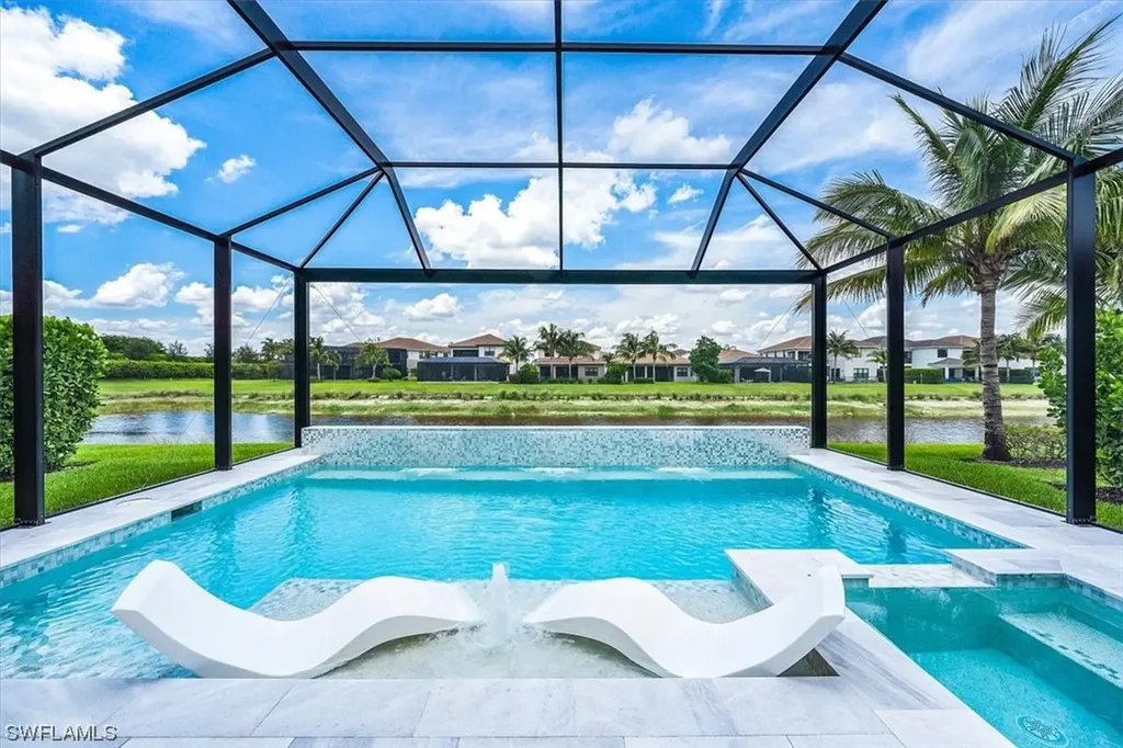 Naples FL, 4448 Aurora Street