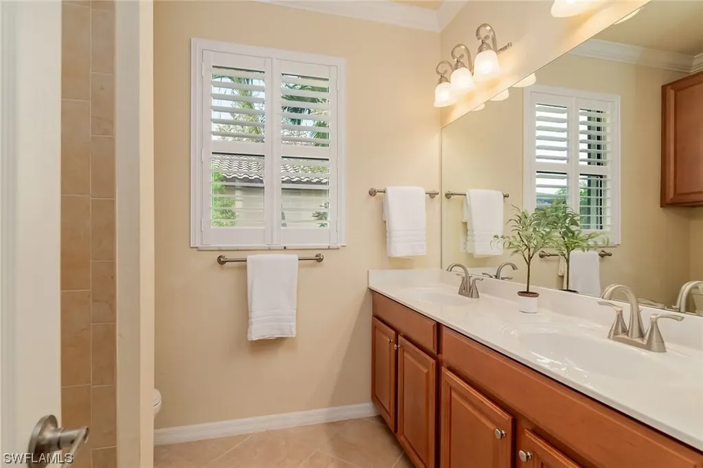 3926 Sapphire Way Naples FL 34114