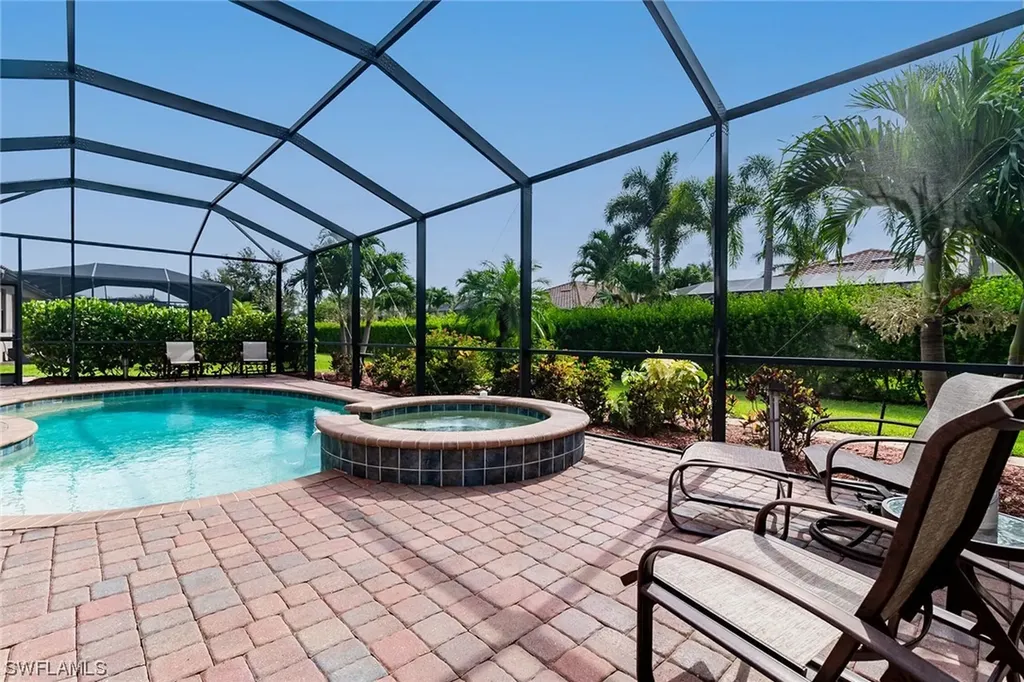 3926 Sapphire Way Naples FL 34114