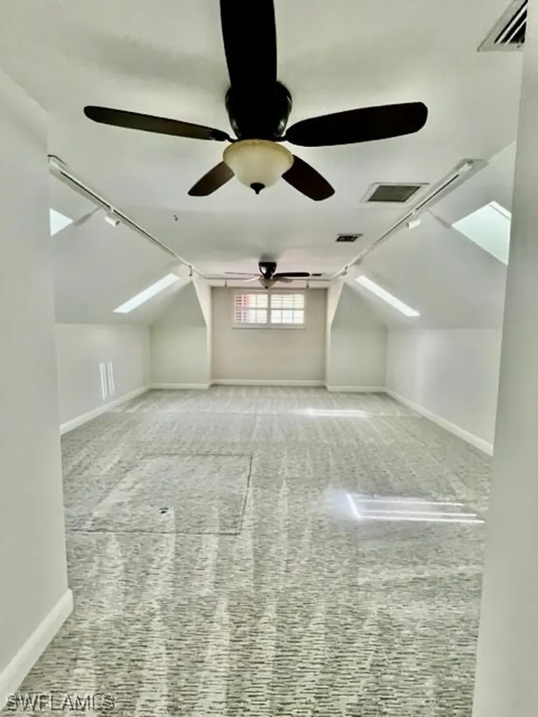 1915 Manchester Circle Naples FL 34109