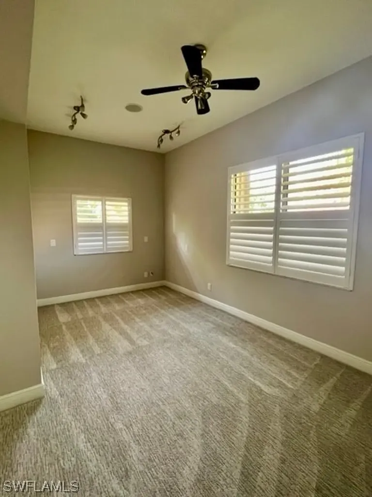 1915 Manchester Circle Naples FL 34109
