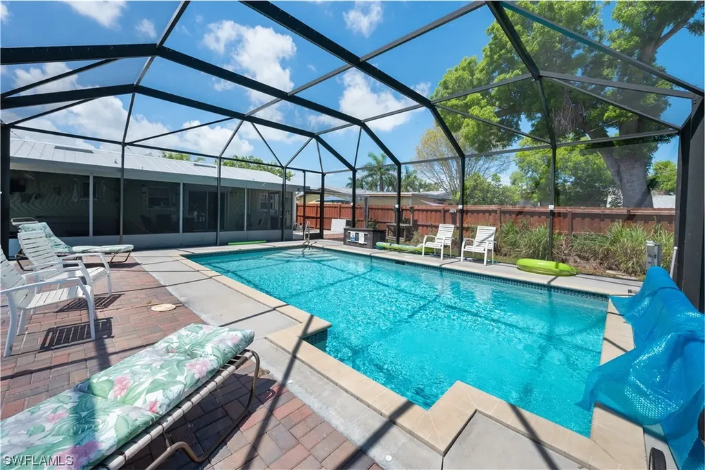 25 4th Street Bonita Springs FL 34134