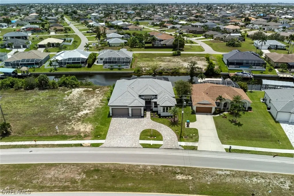 2545 Surfside Boulevard Cape Coral FL 33914