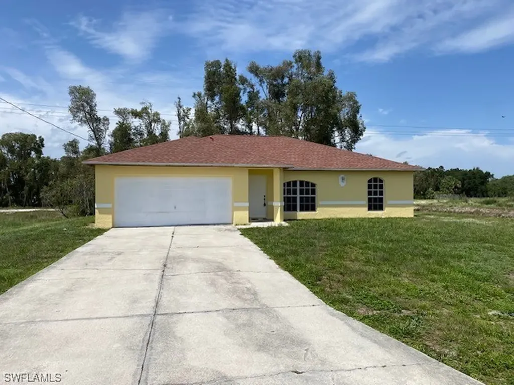 247 Rue Labonne Road Fort Myers FL 33913