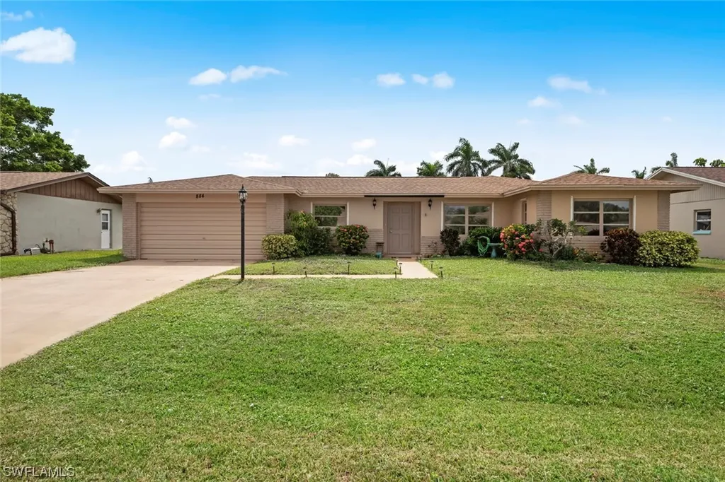 884 Cardinal Street Naples FL 34104