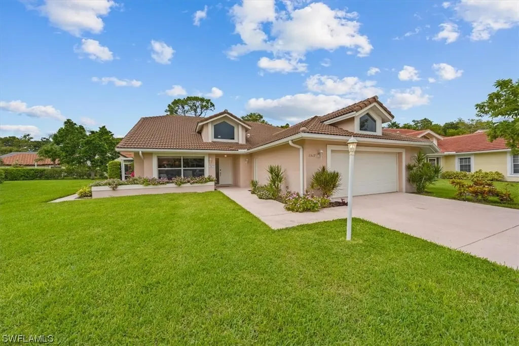 1517 Kenridge Place Naples FL 34104