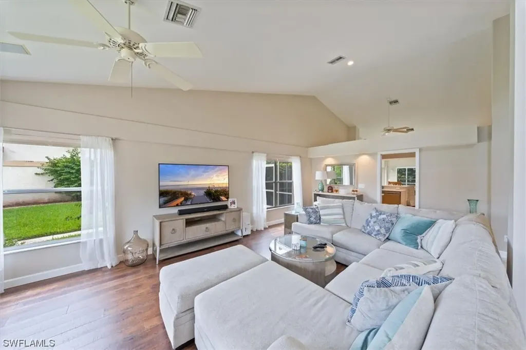 1517 Kenridge Place Naples FL 34104