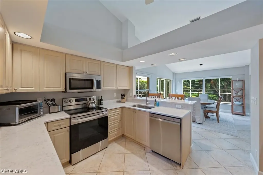 1517 Kenridge Place Naples FL 34104