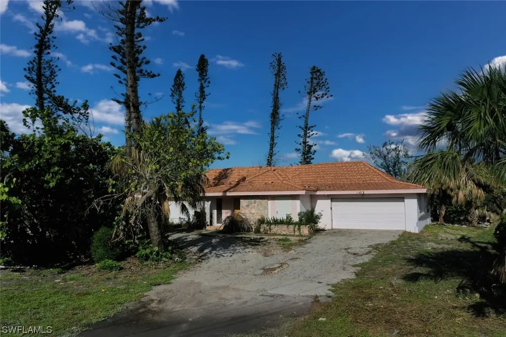 803 Lindgren Boulevard Sanibel FL 33957