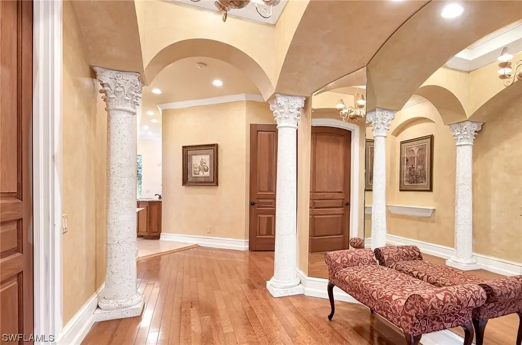 7535 Treeline Drive Naples FL 34119