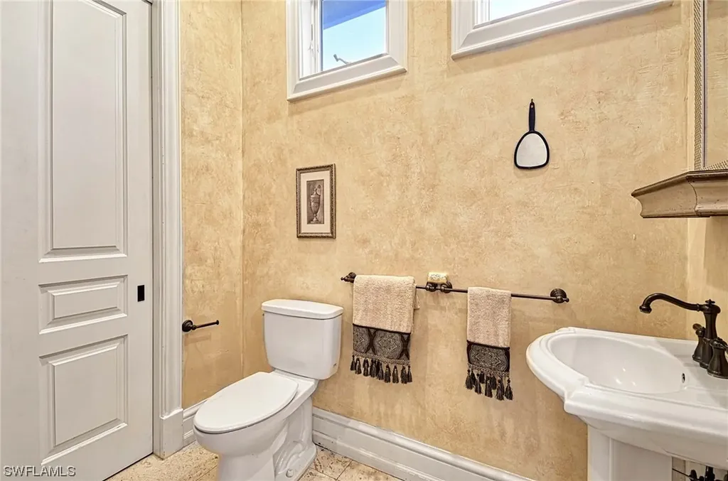 7535 Treeline Drive Naples FL 34119