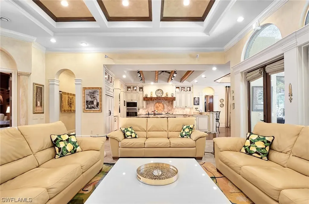 7535 Treeline Drive Naples FL 34119