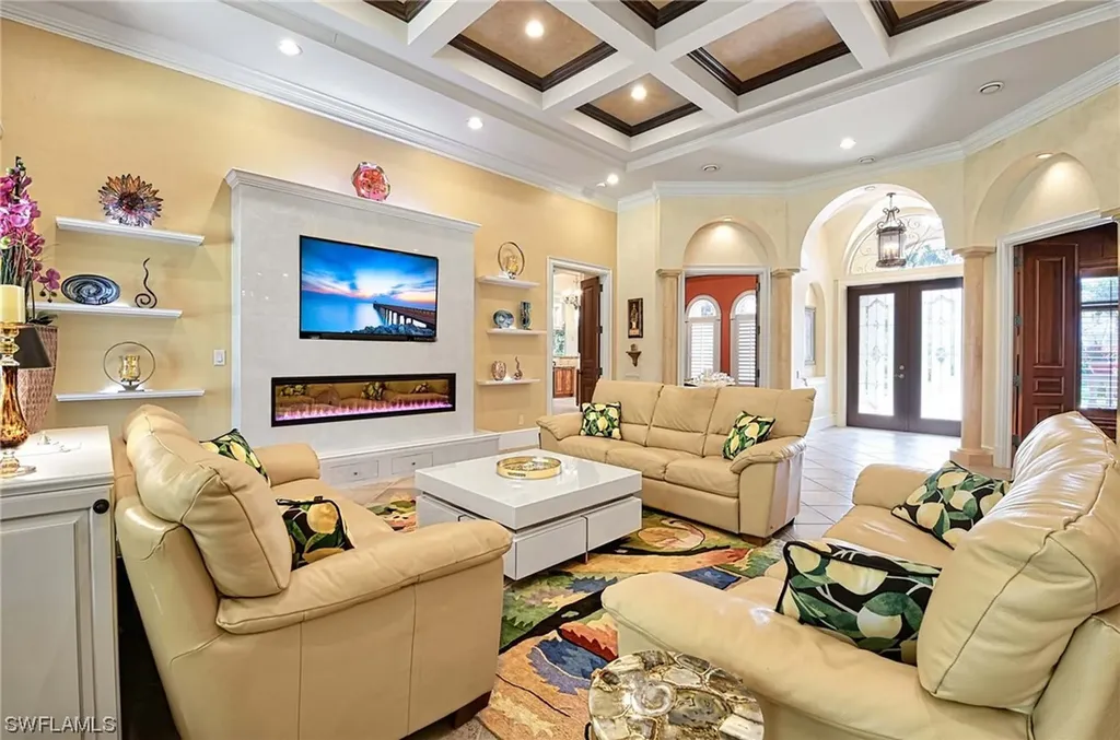 7535 Treeline Drive Naples FL 34119
