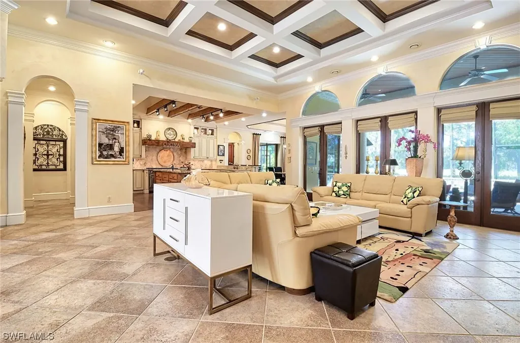 7535 Treeline Drive Naples FL 34119
