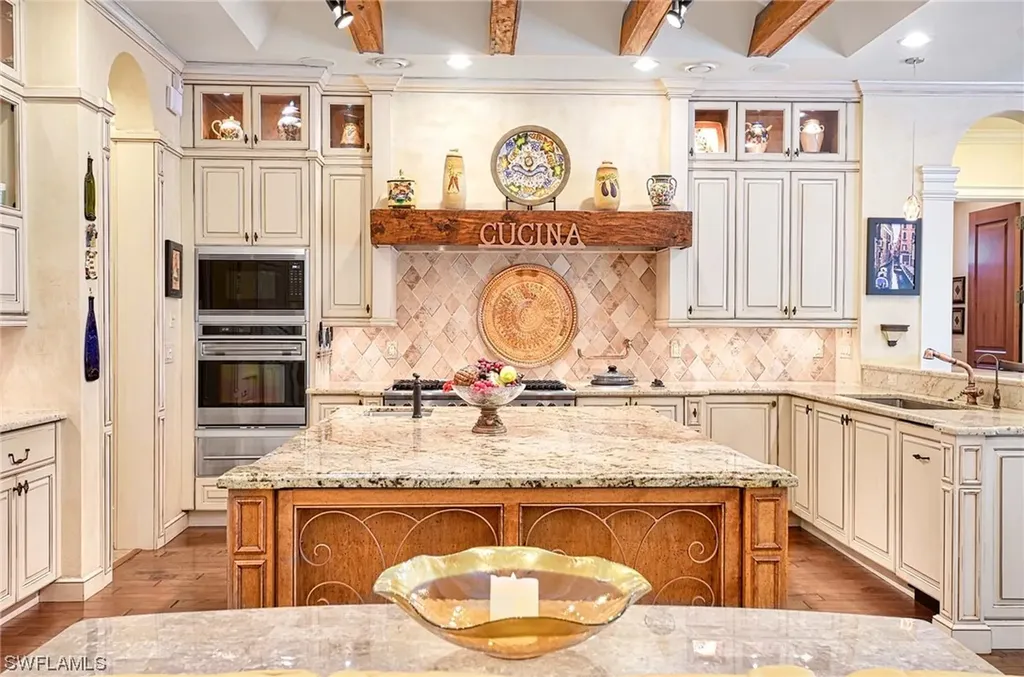 7535 Treeline Drive Naples FL 34119