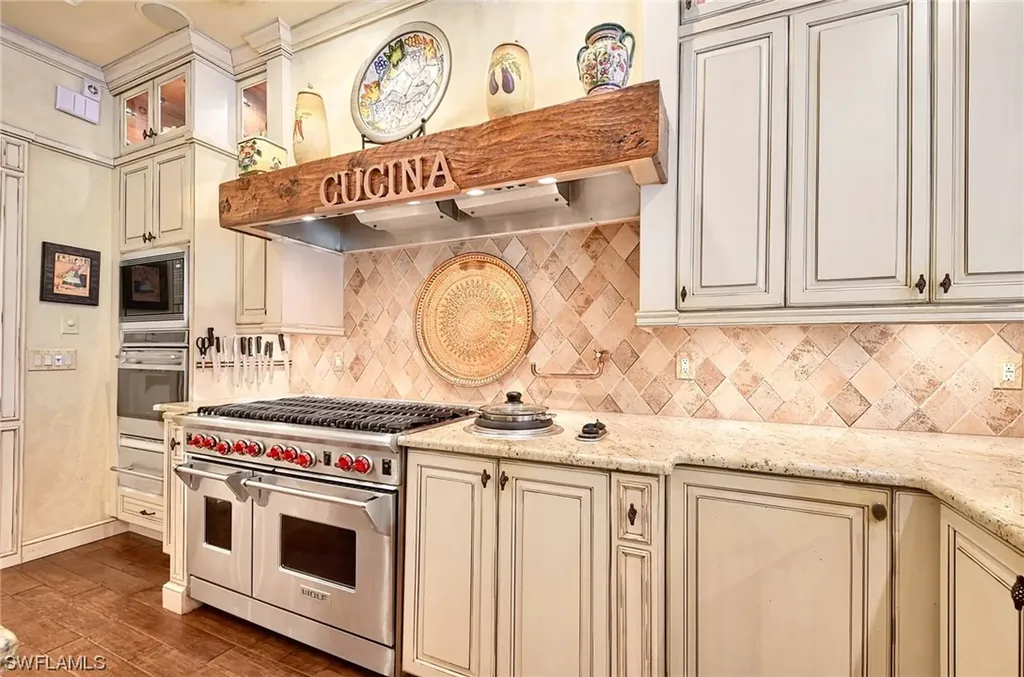 7535 Treeline Drive Naples FL 34119