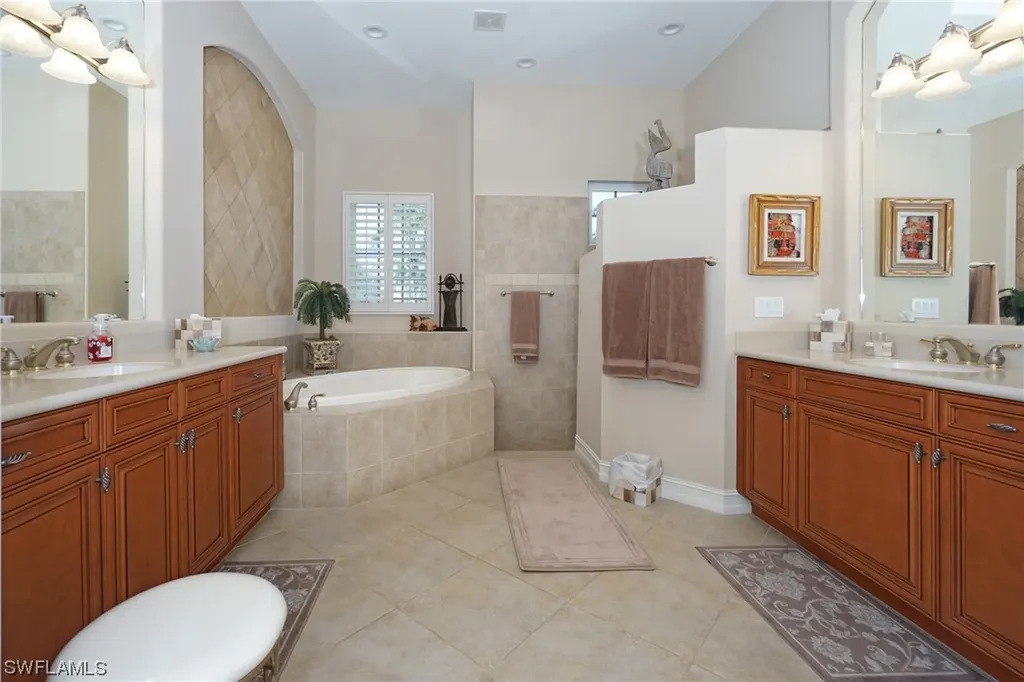 8952 Valhalla Court Naples FL 34113