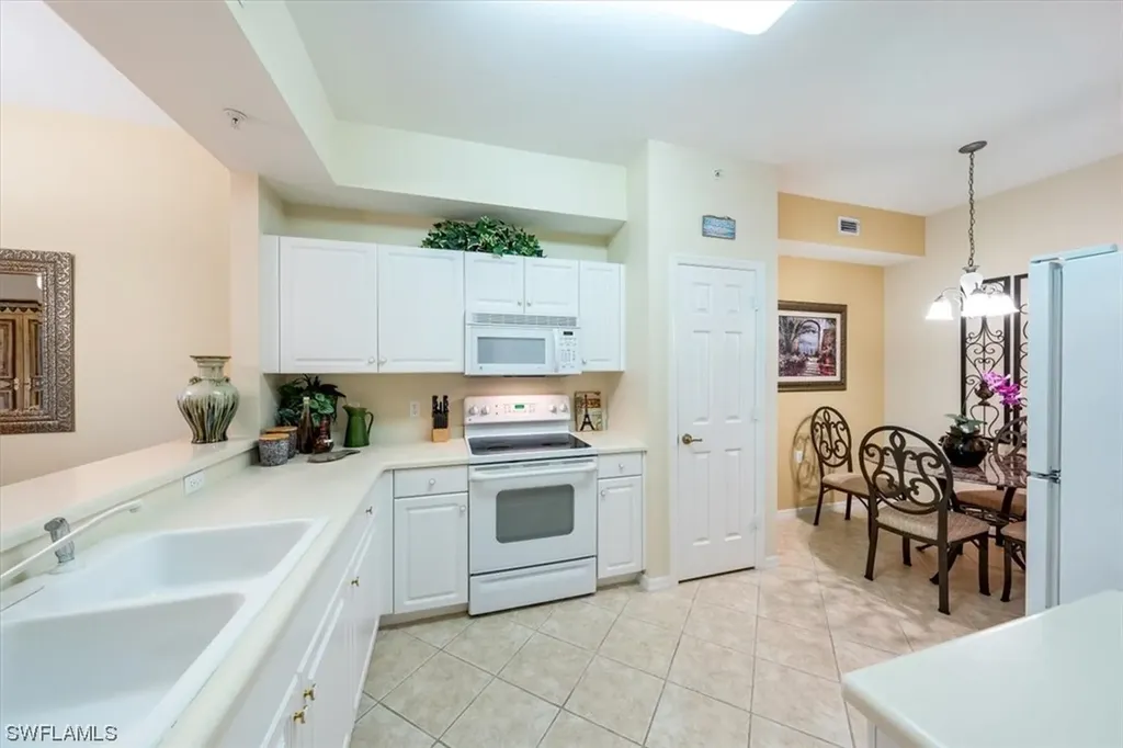 3981 Bishopwood Court E Naples FL 34114
