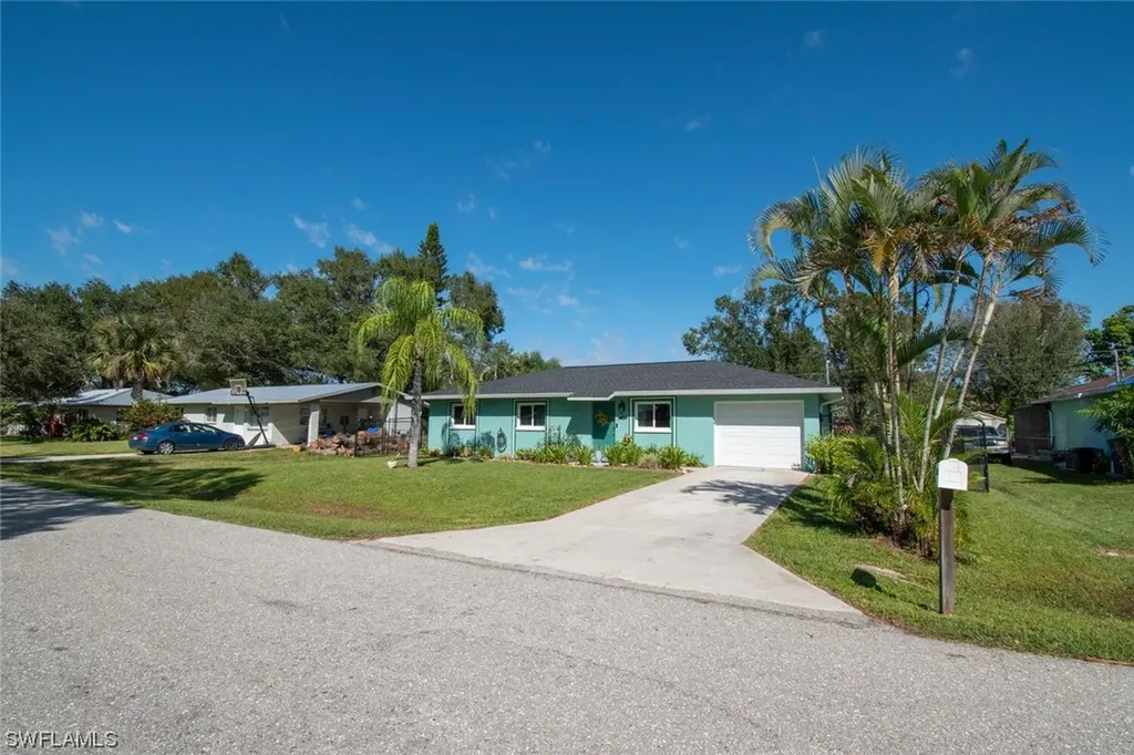 13456 3rd Street Fort Myers FL 33905