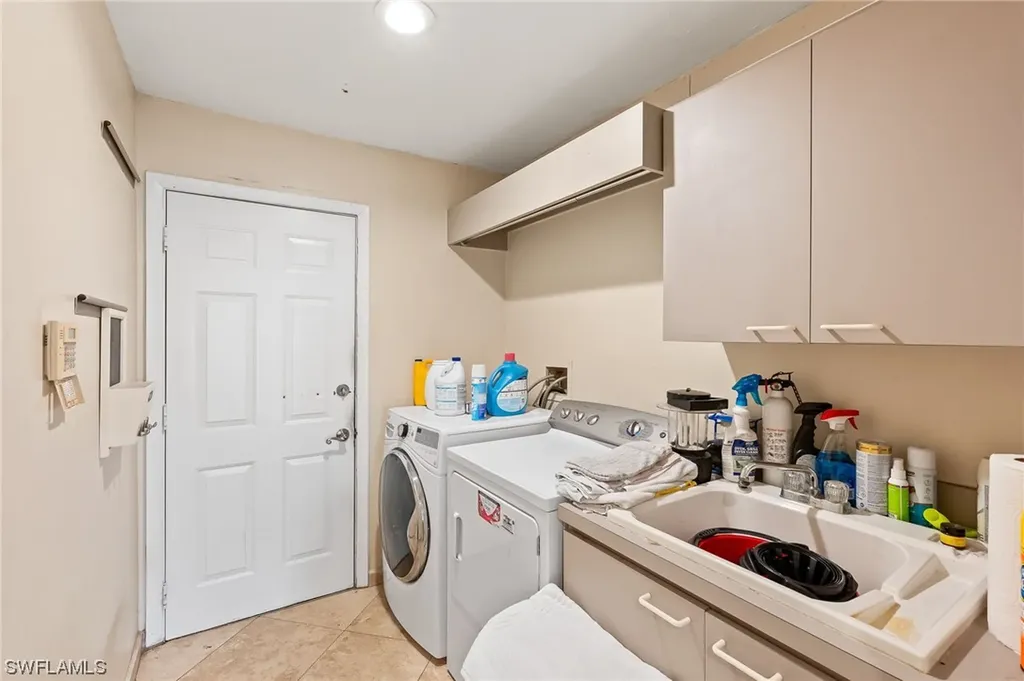 2271 Oakes Boulevard Naples FL 34119