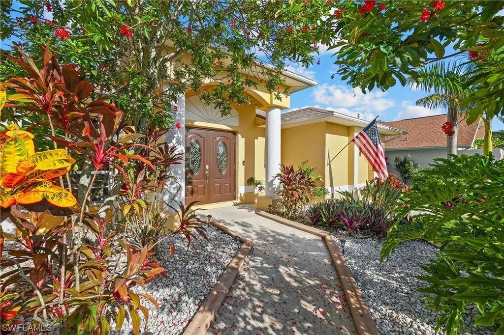 3618 SE 2nd Avenue Cape Coral FL 33904