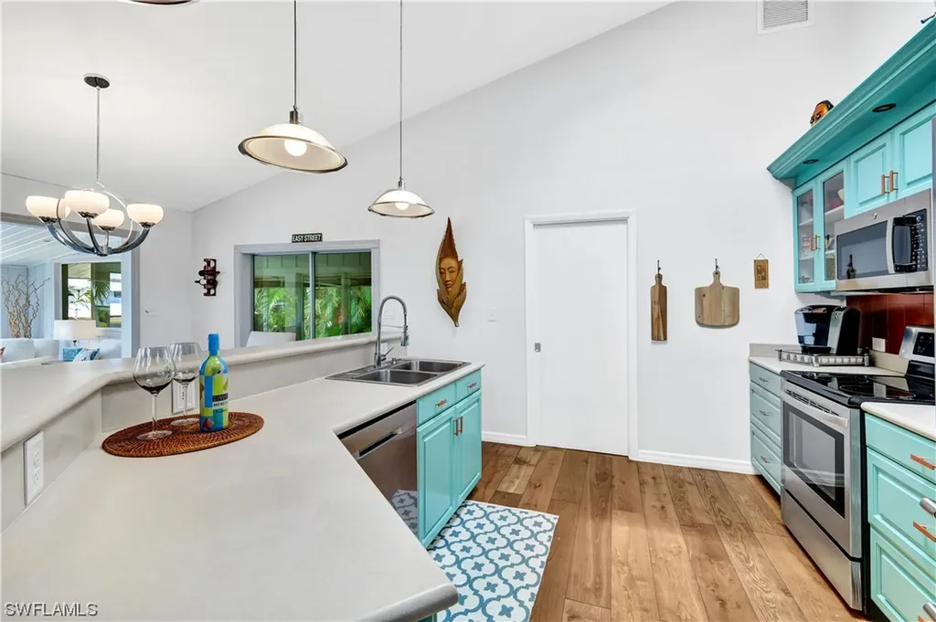 1600 Port Avenue Naples FL 34104