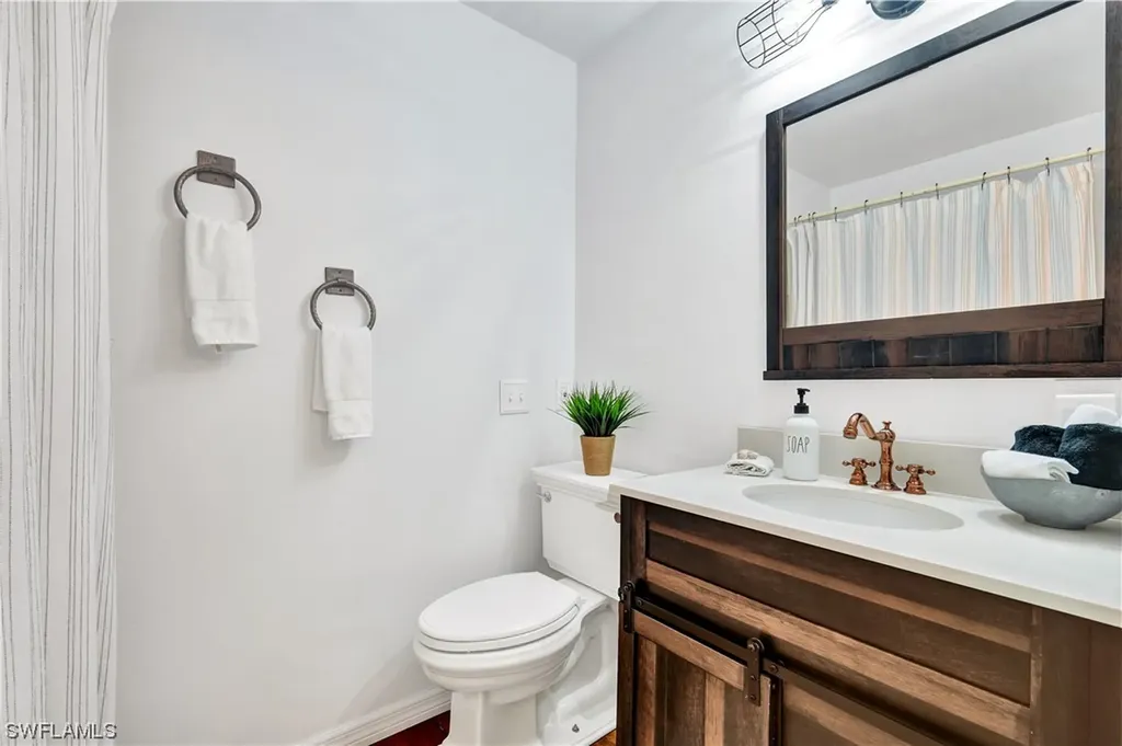 1600 Port Avenue Naples FL 34104