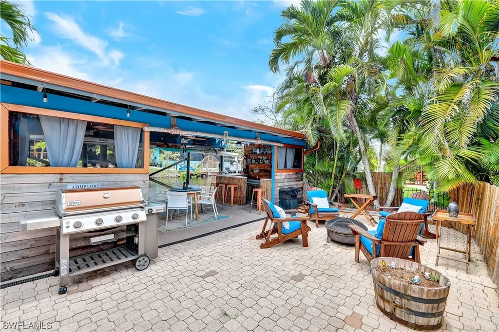 1600 Port Avenue Naples FL 34104