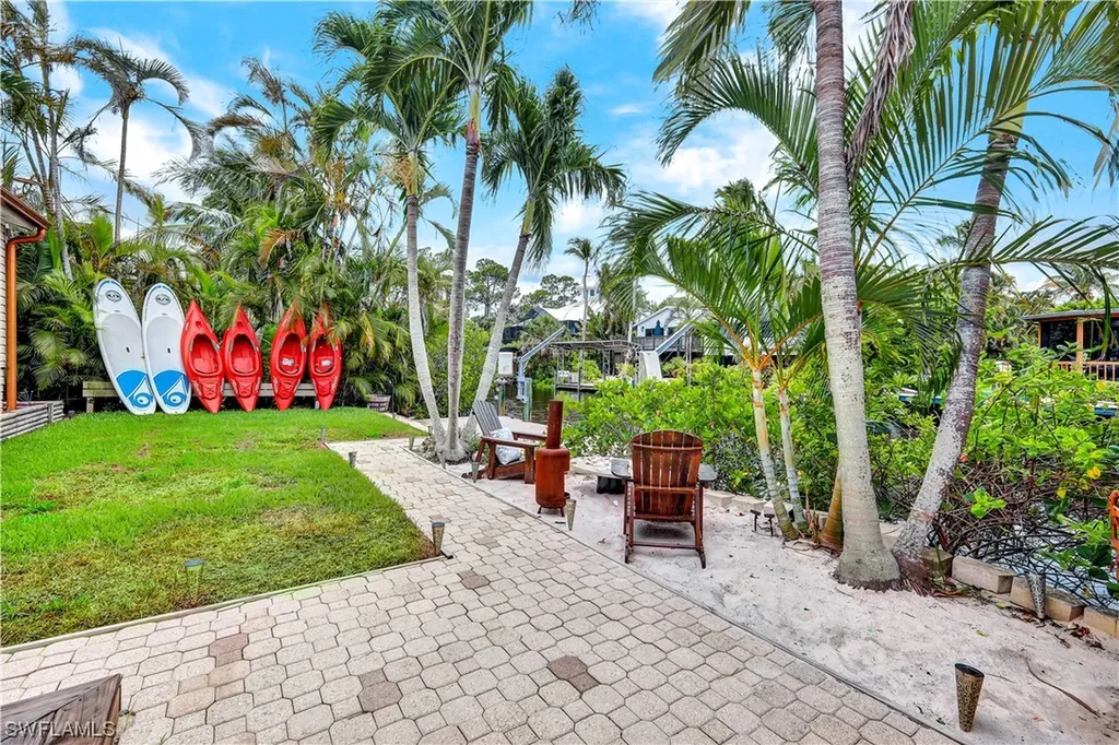 1600 Port Avenue Naples FL 34104