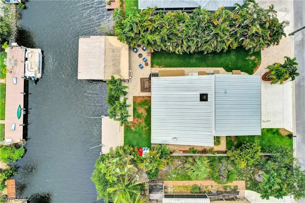 1600 Port Avenue Naples FL 34104