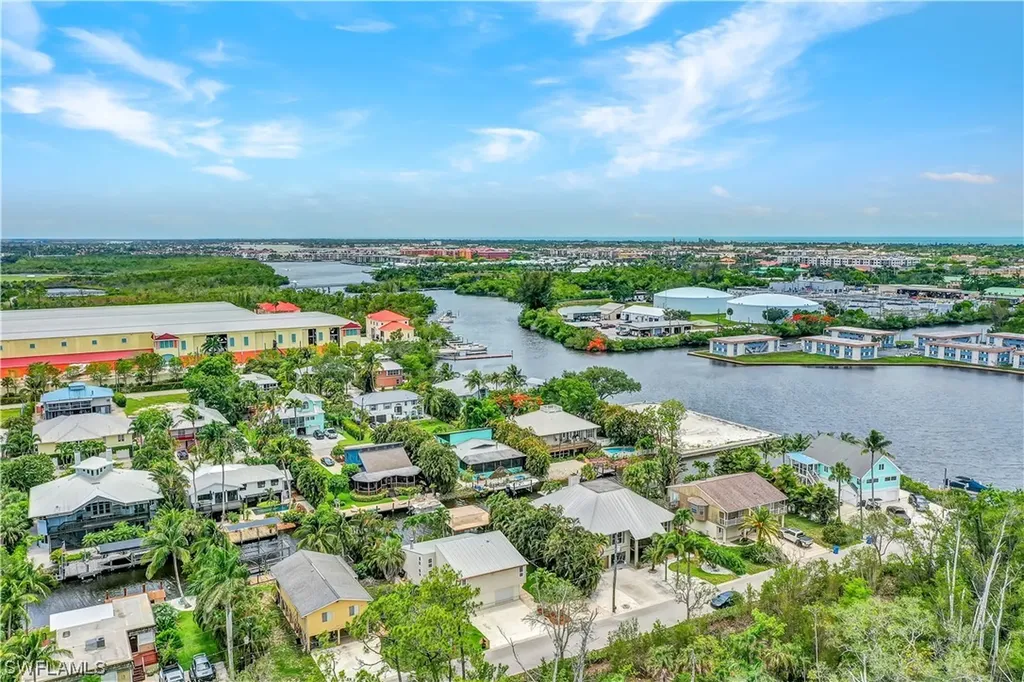 1600 Port Avenue Naples FL 34104