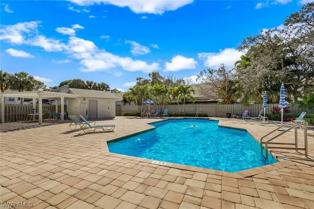 823 Meadowland Drive Naples FL 34108