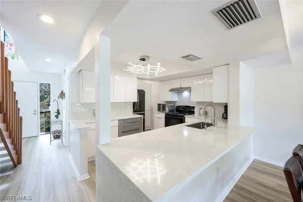 823 Meadowland Drive Naples FL 34108
