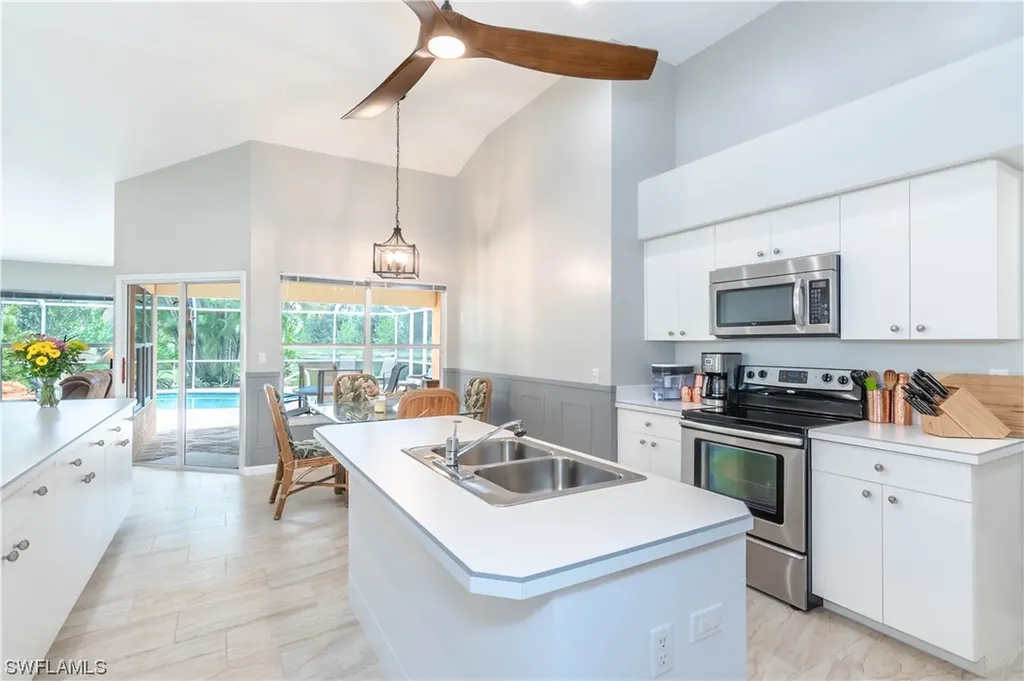 7660 Groves Road Naples FL 34109