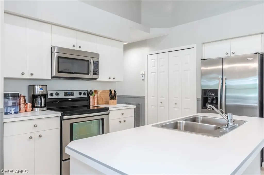 7660 Groves Road Naples FL 34109
