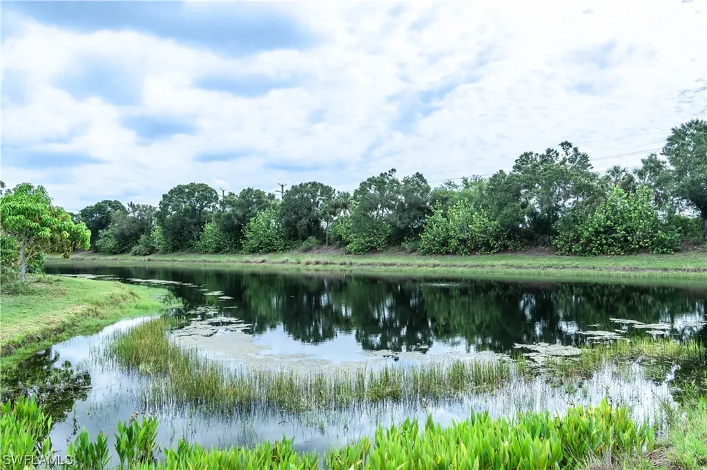 7660 Groves Road Naples FL 34109