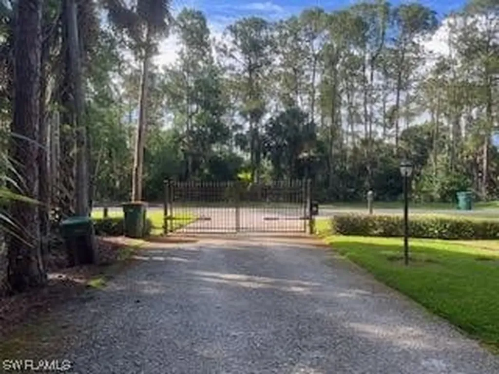 5074 Tallowood Way Naples FL 34116