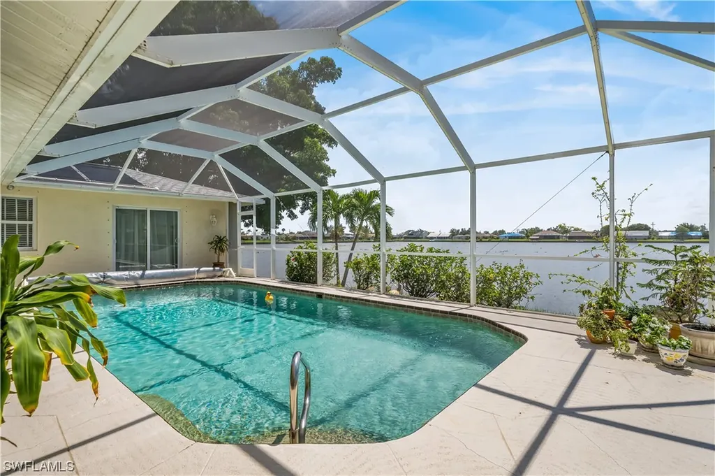 3527 SW 5th Place Cape Coral FL 33914