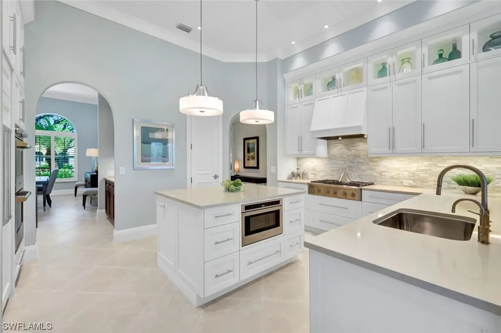 12590 Colliers Reserve Drive Naples FL 34110