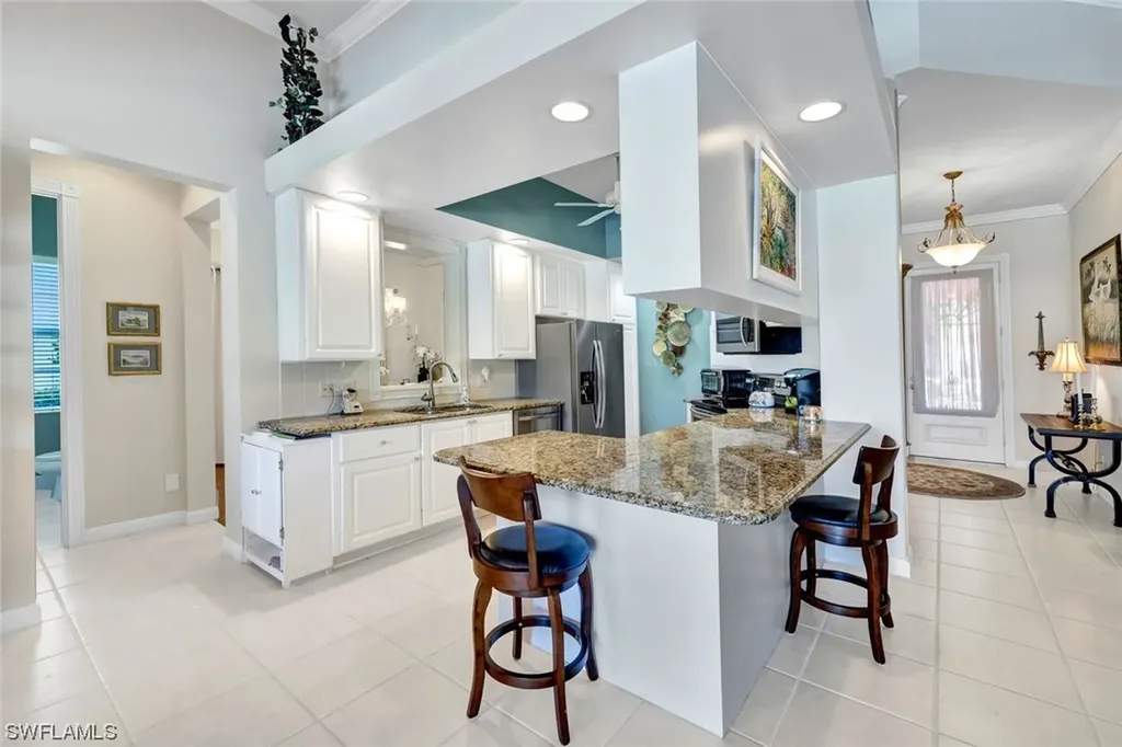 4313 Queen Elizabeth Way Naples FL 34119