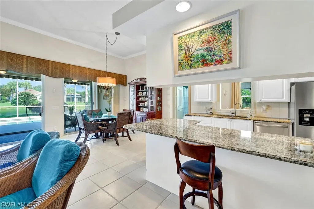 4313 Queen Elizabeth Way Naples FL 34119
