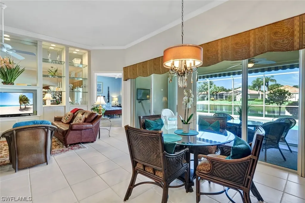 4313 Queen Elizabeth Way Naples FL 34119