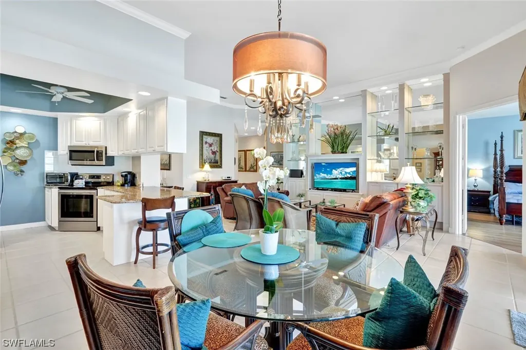 4313 Queen Elizabeth Way Naples FL 34119
